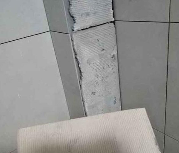 昭阳瓷砖空鼓维修公司分享下厨房瓷砖脱落的补救措施。